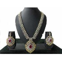 Ladies Stylish Imitation Necklace Set