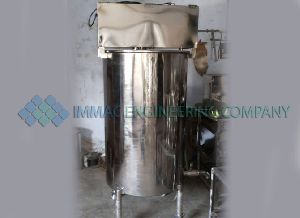 Stirrer with Tank