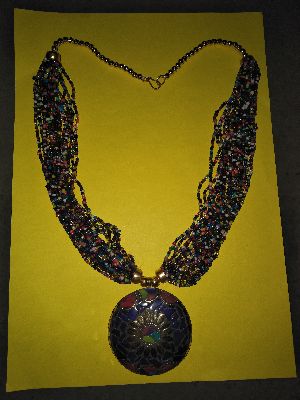 Laila Artificial Pendant Necklace