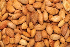 Dried Almond Nuts