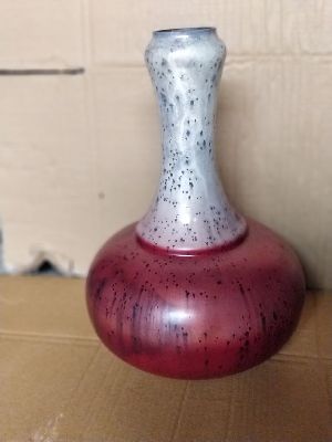 Allium cepa style glass vase