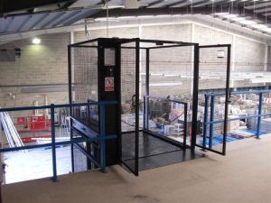 Crafts Manual Mezzanine Floor Goods Lift, For Industrial, Commercial