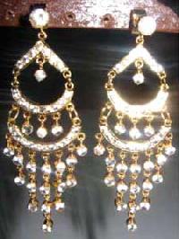 GEW-00027 18 kt gold with white stone setted earring