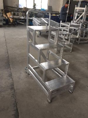 Aluminium stool type platform Ladder