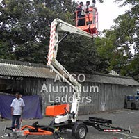 Articulated Trailer Mounted Hydraulic Ladder