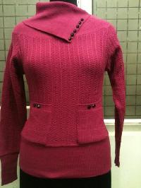 WOOLEN TOP