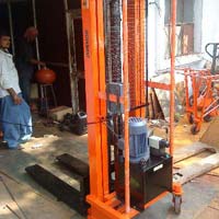 electrical pallet stacker