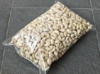 Raw Cashew Nuts in Shells