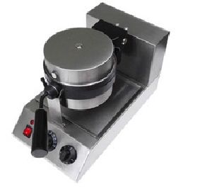 Rotating waffle maker