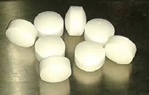 High Quality and Low Price 99%Pure Refined Naphthalene moth Balls in bulk