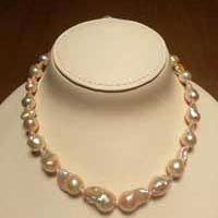 Deluxe Pearl Necklace