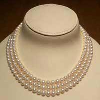 Regular Pearl Necklace