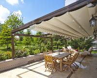 Retractable roof system