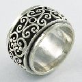 Women Plain Silver Spinner Ring