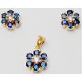 Sapphire Yellow Gold Floral Earring Pendant Set