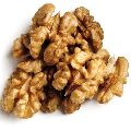Loose walnut kernels